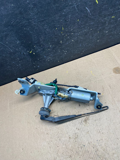 2000 to 2004 Subaru Outback Rear Windshield Washer Wiper Motor R6497 DG5