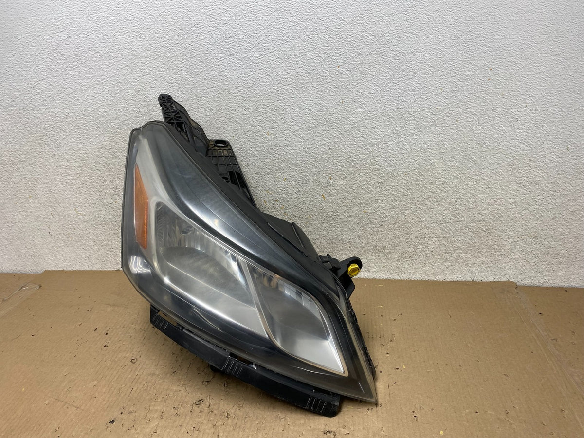 2013-2017 Chevrolet Traverse Right Passenger Side Halogen Headlight AH6605 DW2