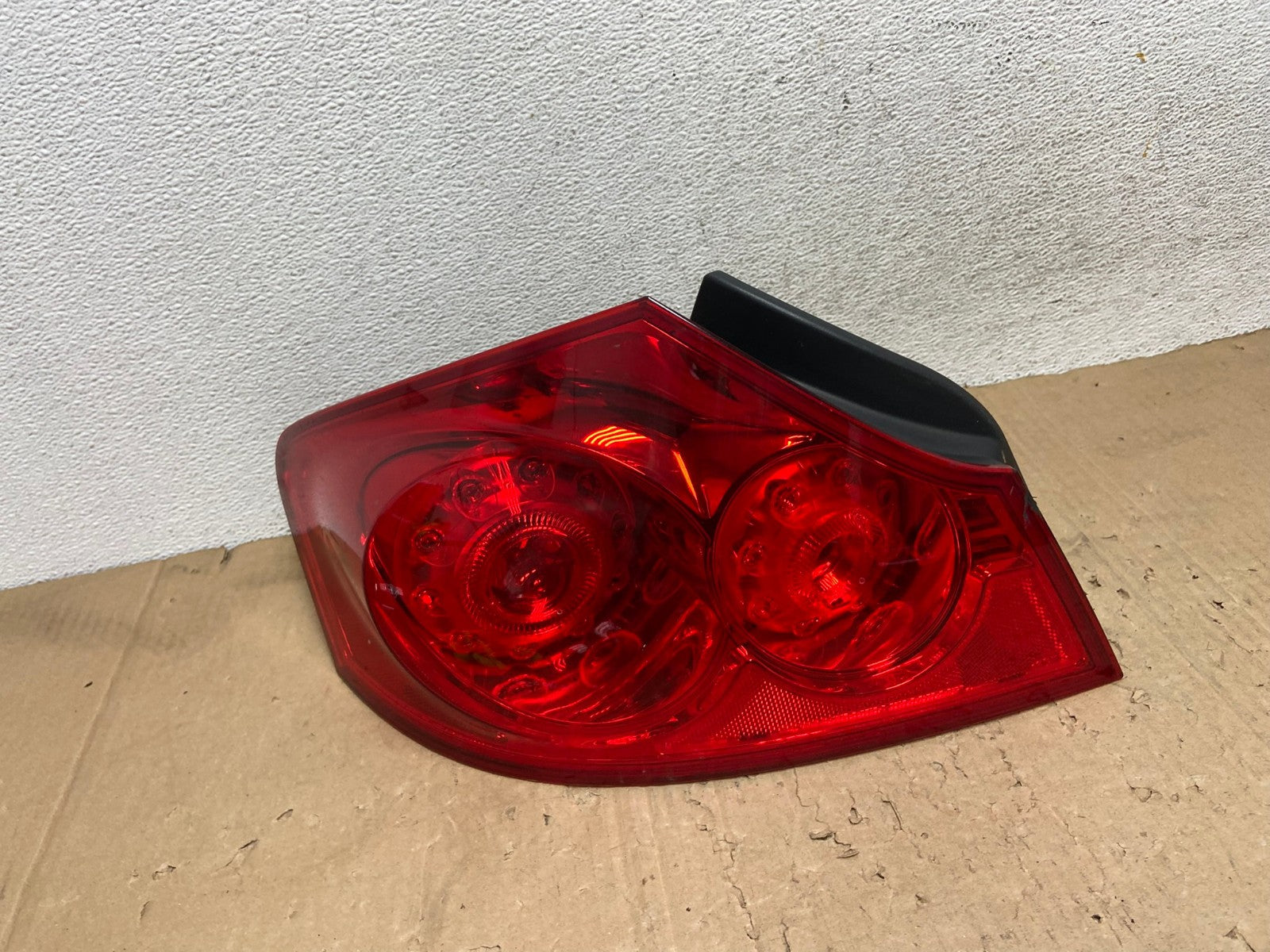 2007 to 2013 Infiniti G35 G37 Sedan Left Driver LH Side Tail Light AE9378 LK0