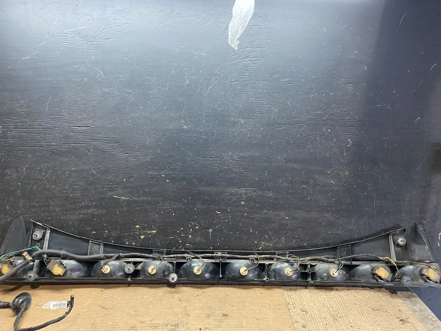 1986 to 1989 Oldsmobile Toronado Rear Center Tail Light Panel OEM V9578 PS6