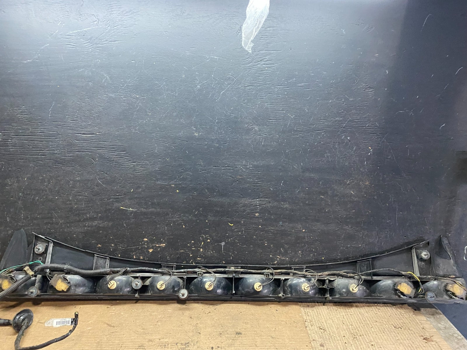 1986 to 1989 Oldsmobile Toronado Rear Center Tail Light Panel OEM V9578 PS6