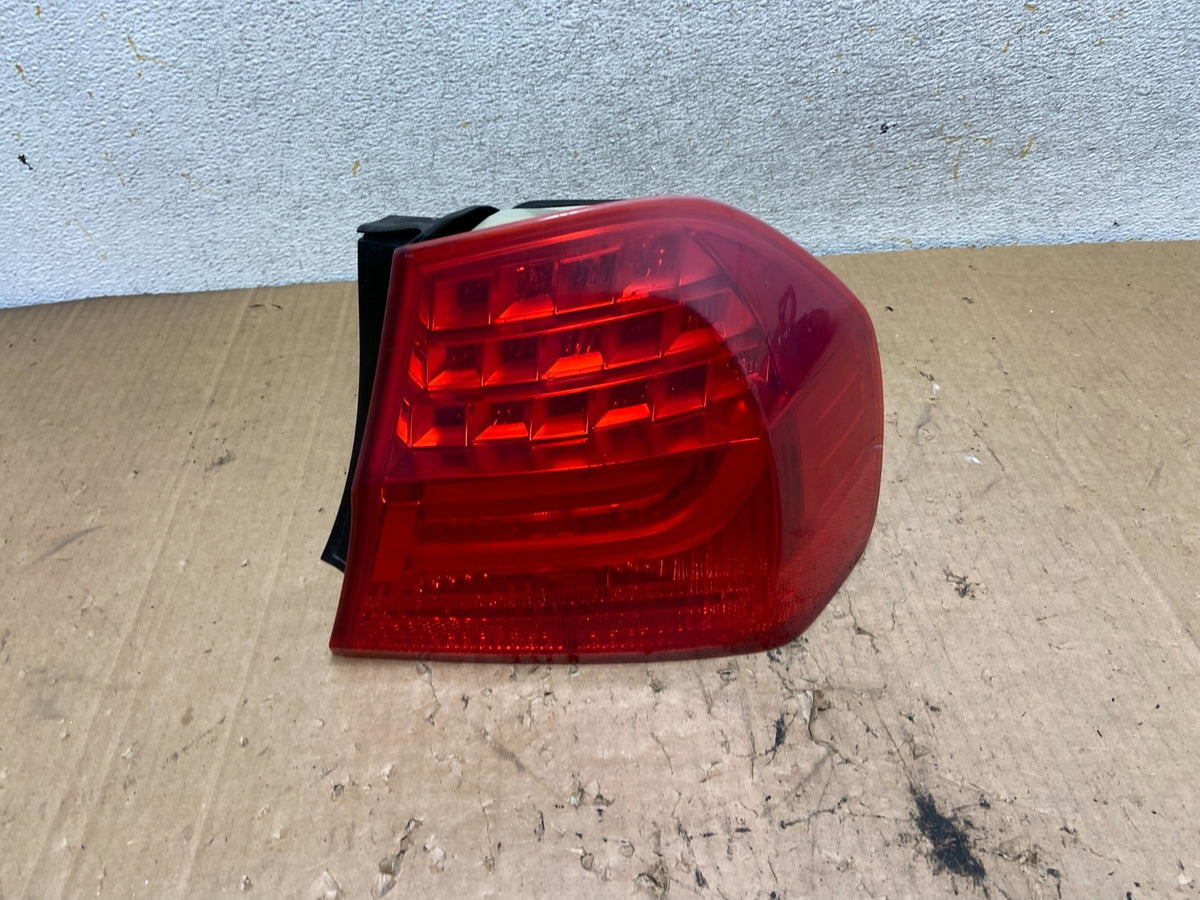 2009 2010 BMW 328i 3 Series Right Passenger RH Side Tail Light AI9245 LK0