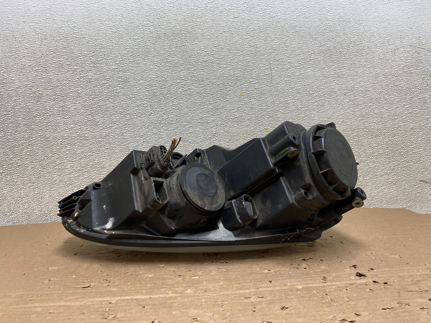 2005 to 2010 Volkswagen Jetta Left Driver LH Side Headlight Halogen AB1532 DW7