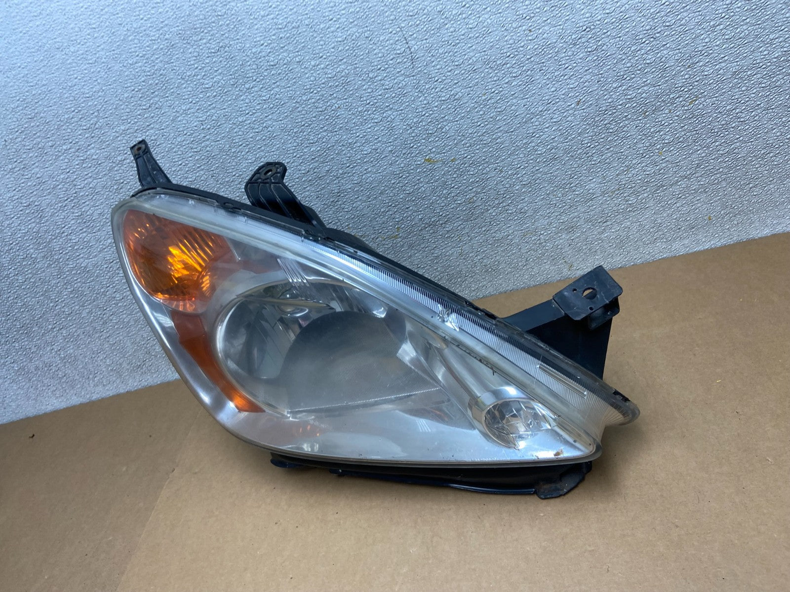 2002 to 2004 Honda CRV CR-V OEM Right Passenger RH Halogen Headlight Z6565 DW1