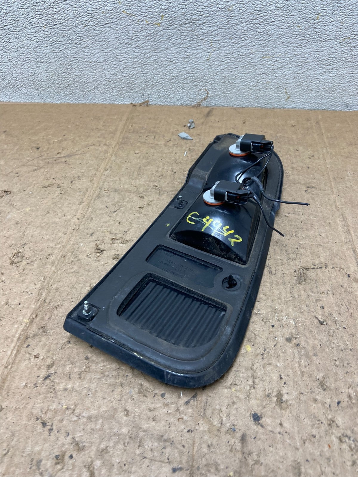 2003 to 2005 Lincoln Aviator Right Passenger Inner Tail Light Side OEM AA4200 DW4