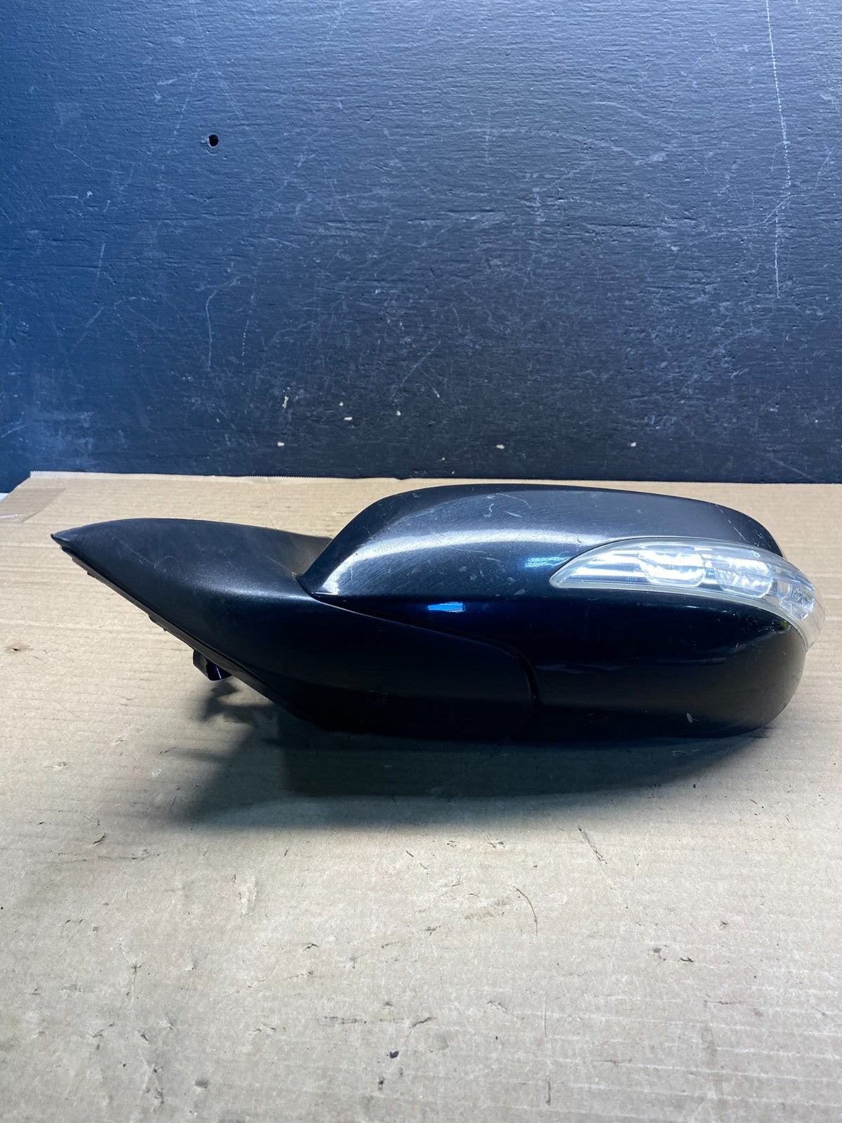2009 to 2014 Hyundai Genesis Sedan Left Driver Turn Signal Door Mirror AF0077 DW3