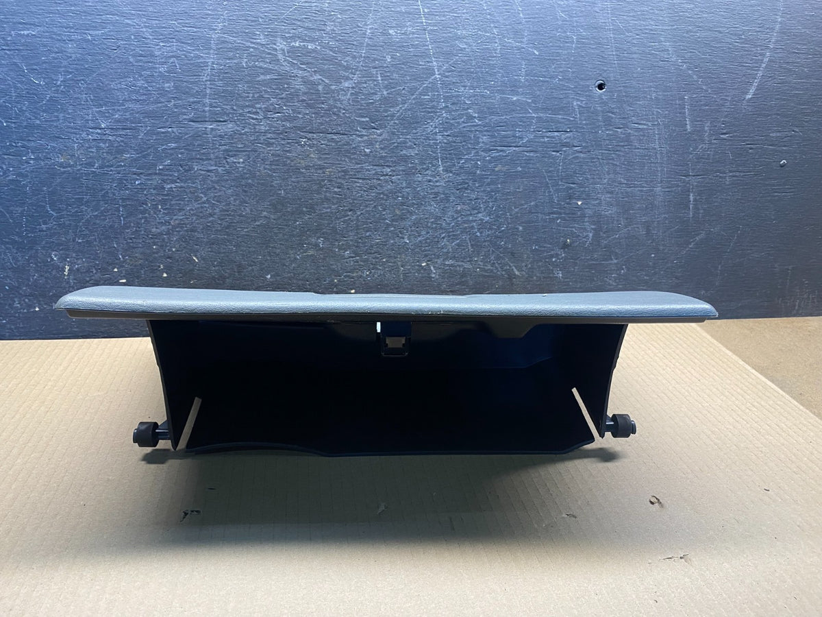 2001 - 2007 Chrysler Town Country Glove Box Compartment ah7421 DG3