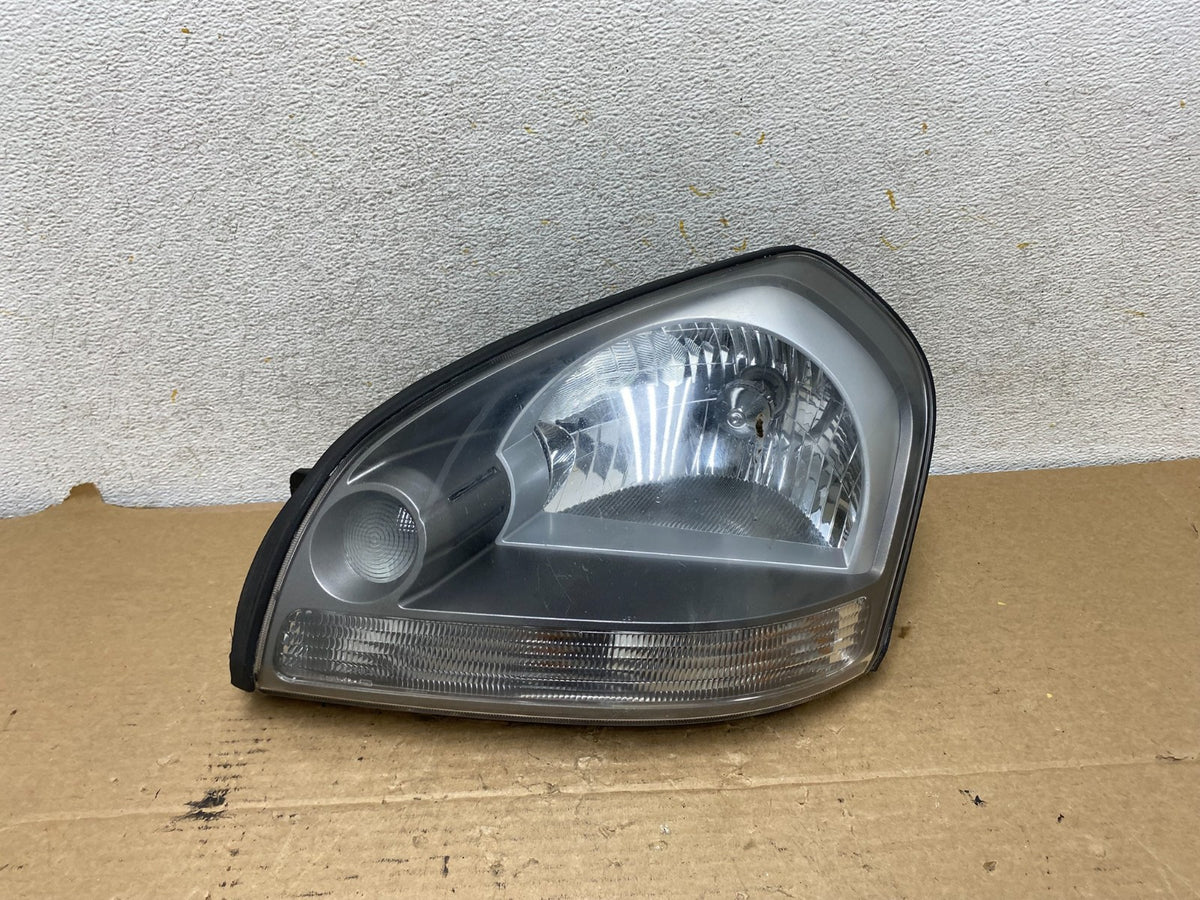2005 to 2008 Hyundai Tucson Left Driver LH Side Headlight AH8153 DW0