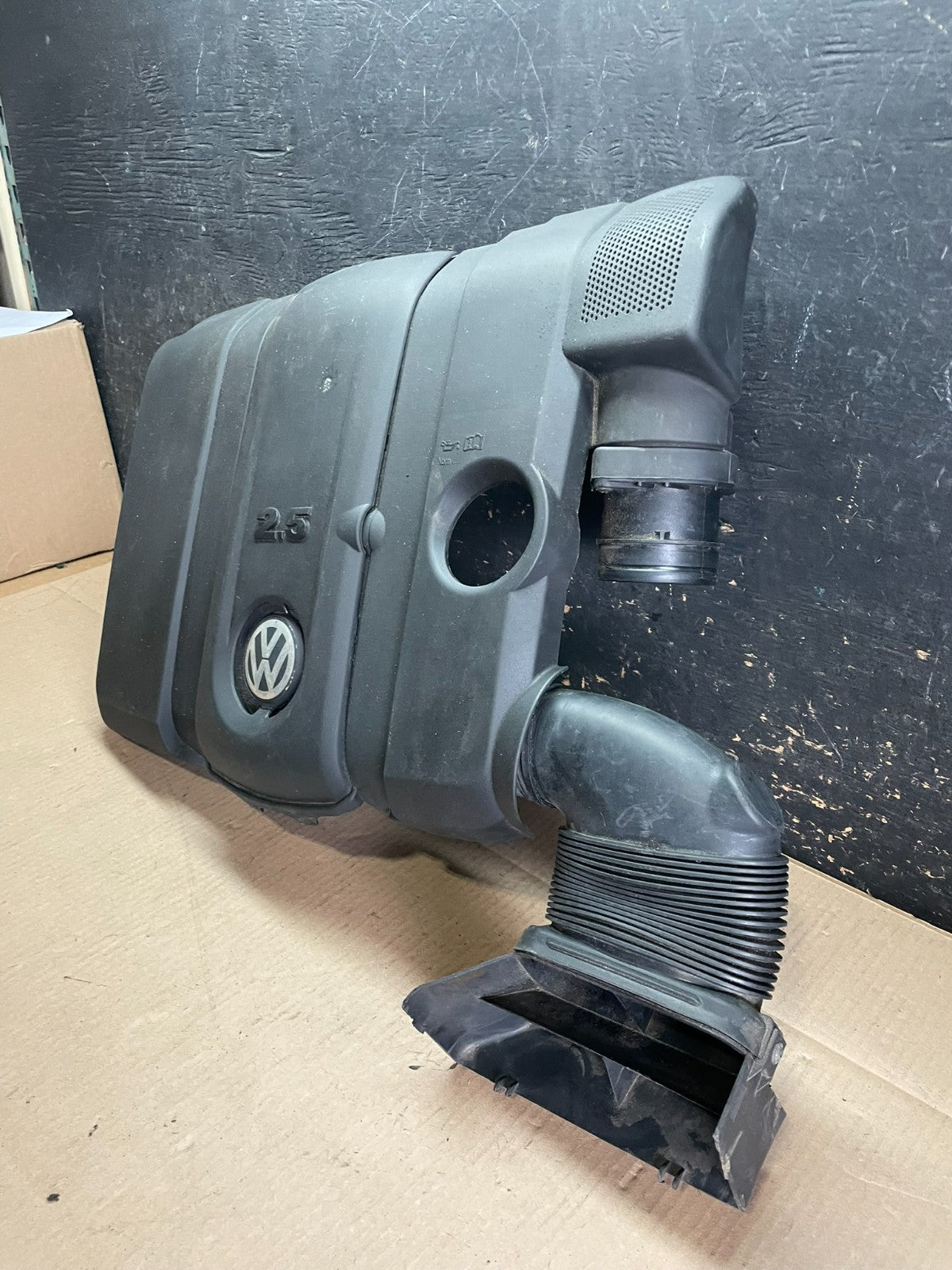 2005- 2008 Volkswagen Jetta Beetle 2.5L Passat Engine Cover 07k129601j Z8339 DG1