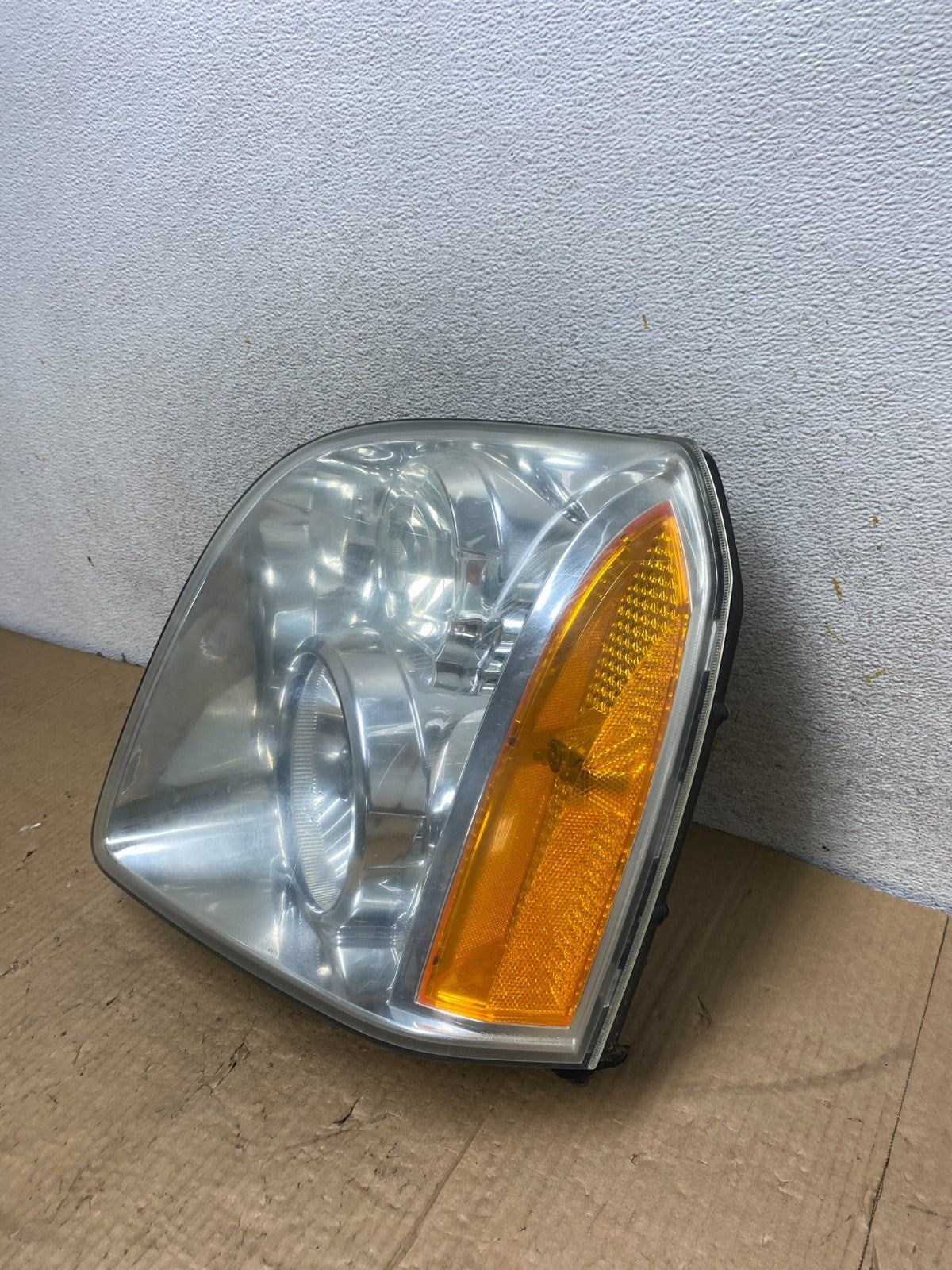 2007-2014 GMC Yukon Halogen Headlight Left Driver LH Side AD8902 DW1