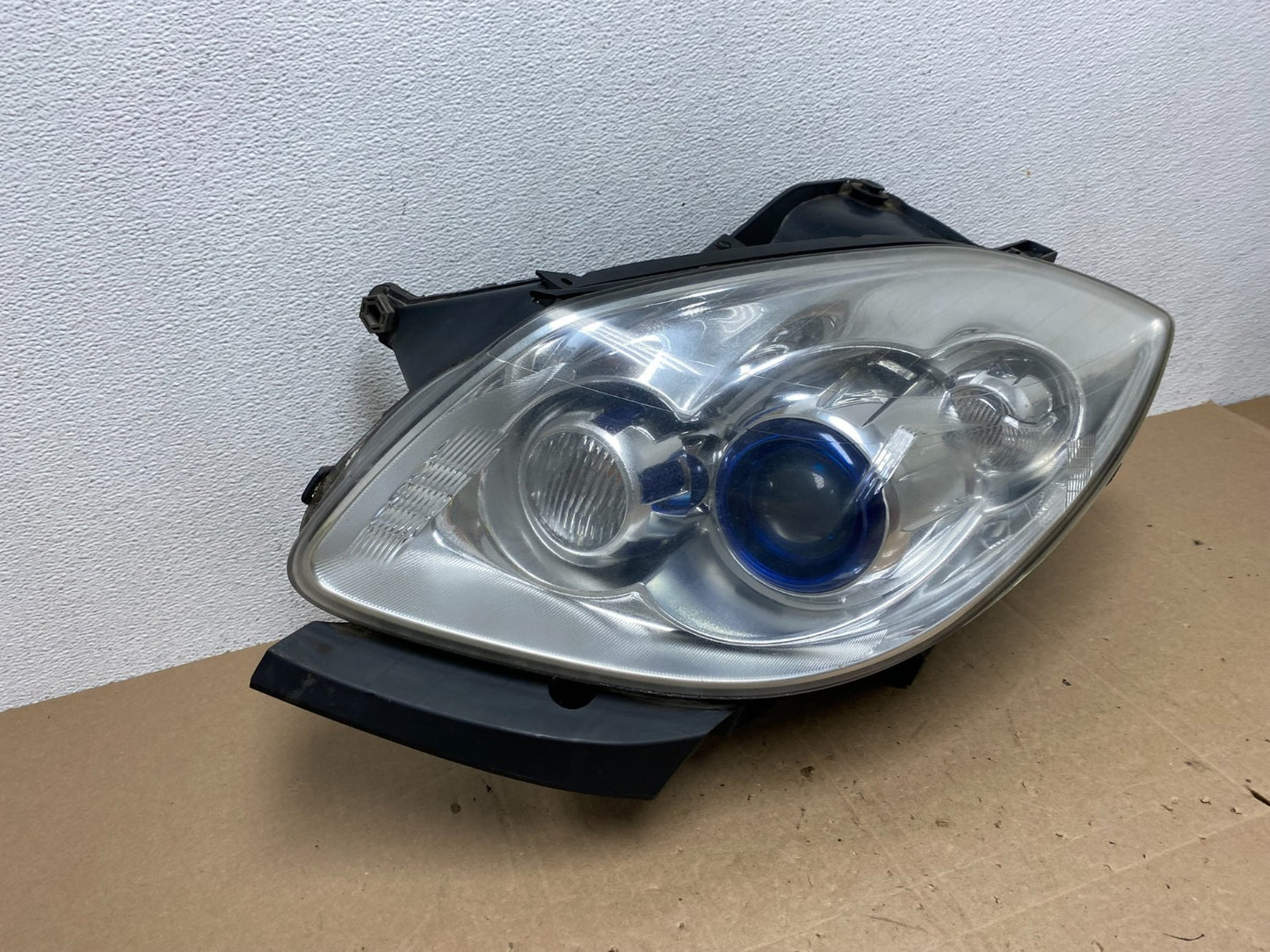 2008-2012 Buick Enclave Left Driver Headlight Xenon Hid One Ballast AE5944 DW2