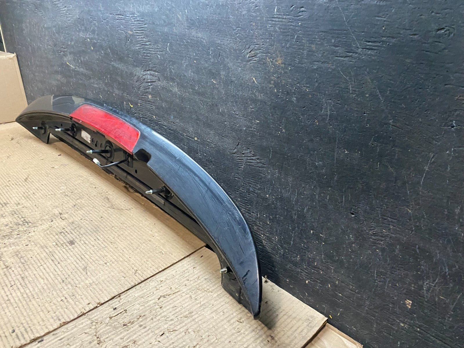 2011 2012 2013 Kia Sorento Rear Spoiler Wing Brake Light v9606 DG9