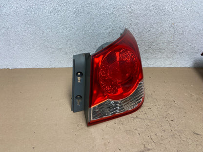 2011 2012 2013 2014 Chevrolet Cruze Right Passinger RH Side Tail Light AG43582