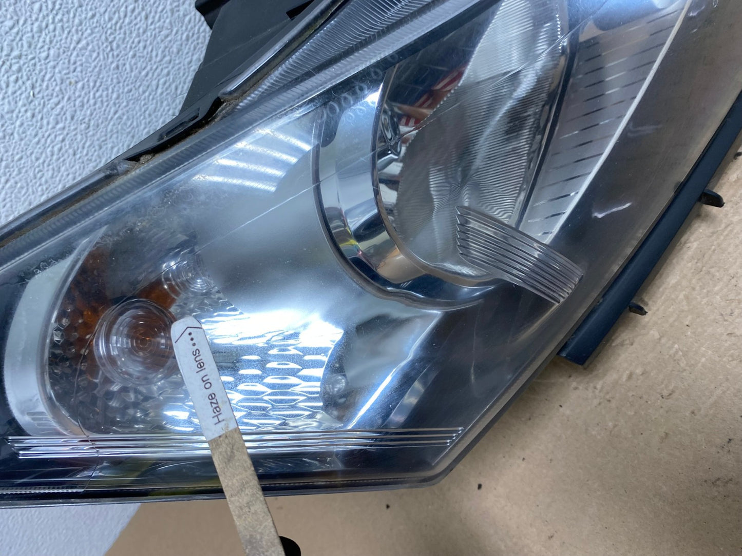 2011 to 2015 Chevrolet Cruze Halogen Left+Right Set Headlights AF4630 LK4