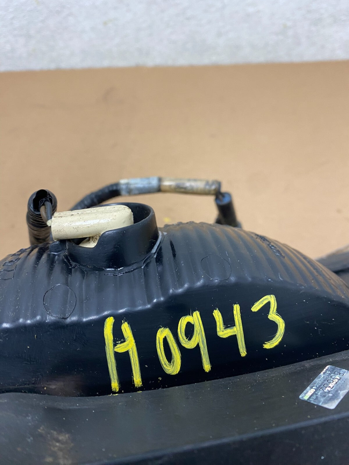 2003-2006 Lincoln Navigator Right Passenger RH Inner Tail Light OEM H0943 KC7