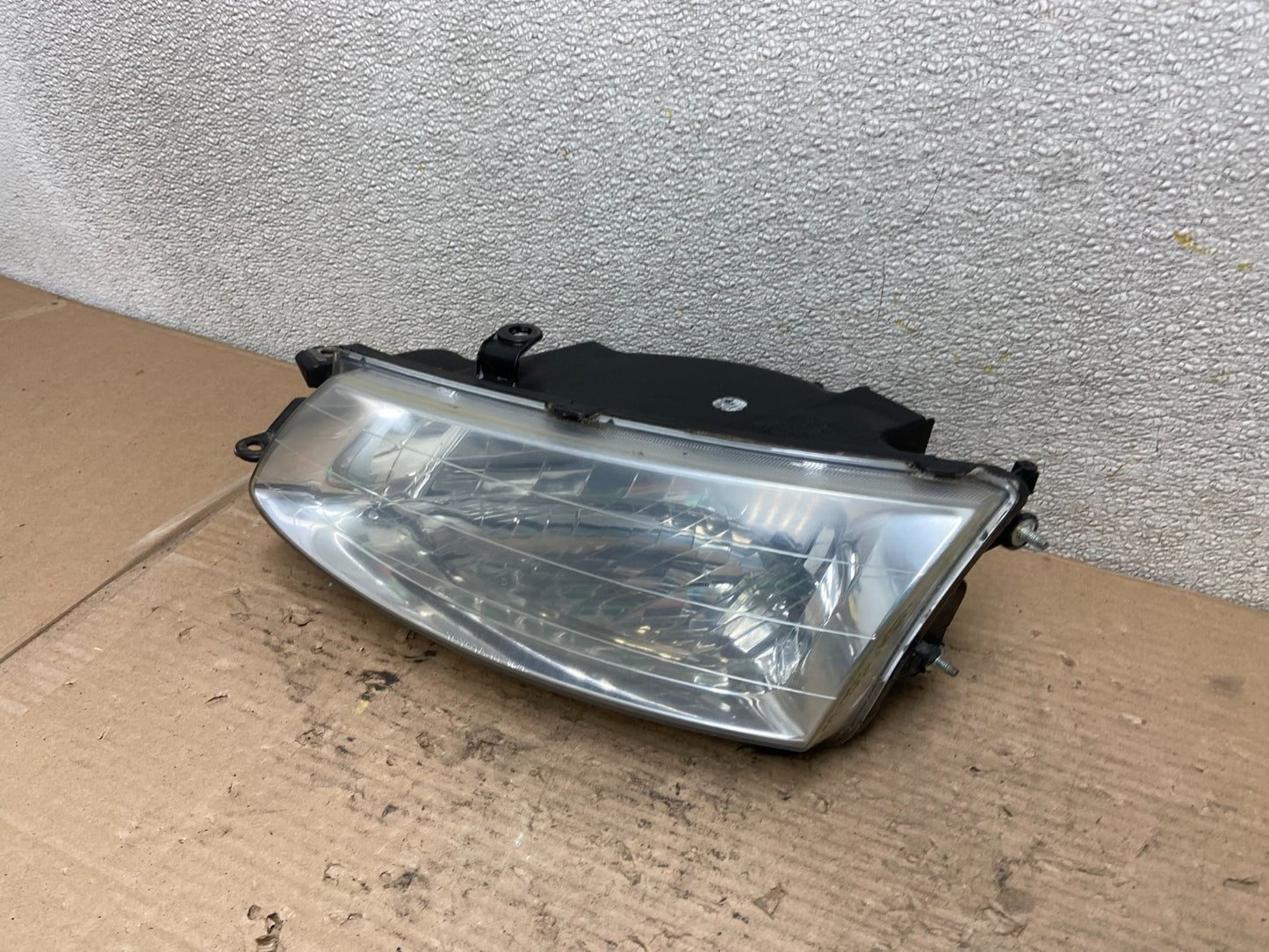 1999-2001 Toyota Solara Left Driver LH Halogen Headlight AA9685 DW1