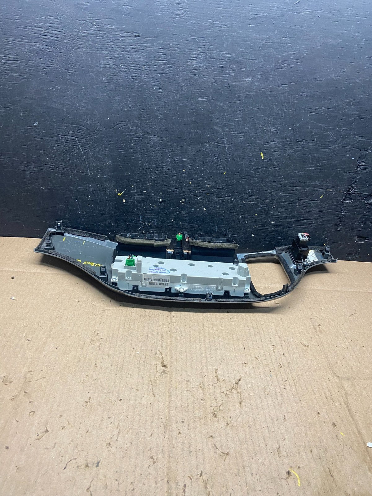 2005 to 2010 Honda Odyssey Radio Climate Control Dash Trim Bezel Q0807 DG5