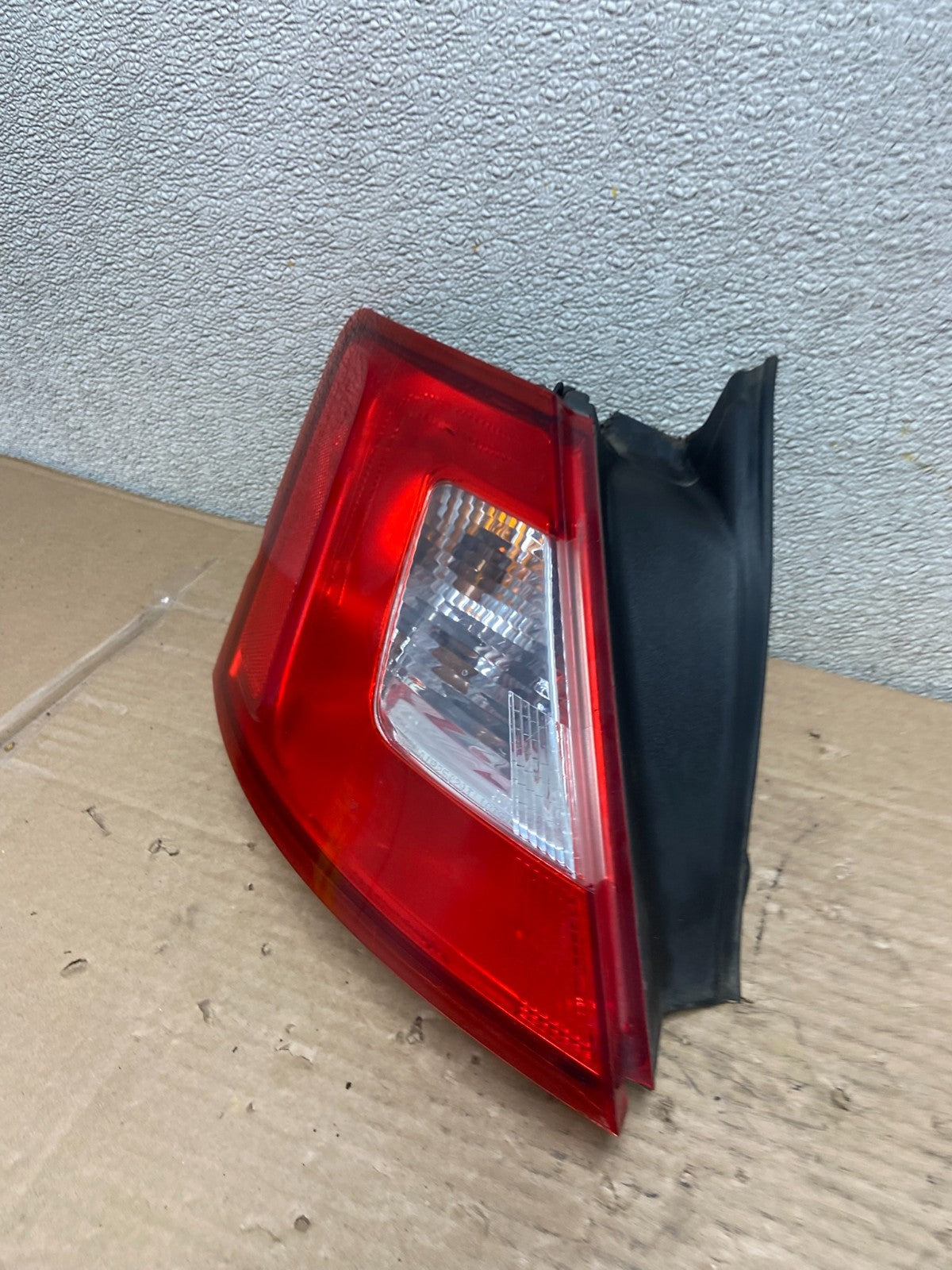 2010 to 2012 Ford Taurus Left Driver Lh Side Tail Light OEM AA9377 LK1