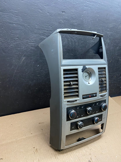 2008-2010 Chrysler Town Country Climate Control Panel Center Dash Trim T4606 DG2