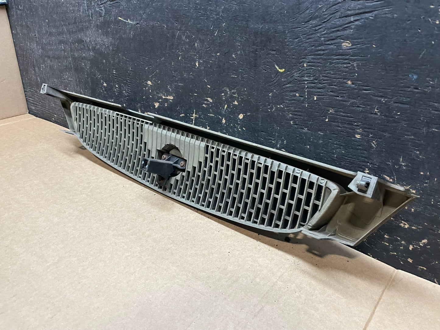 1995 1996 Nissan Maxima Front Upper Grill Grille Oem Y9711 DG6