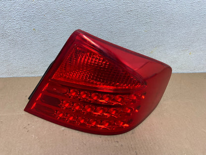 2003 to 2004 Infiniti G35 Right Passenger Rh Side Tail Light E09970