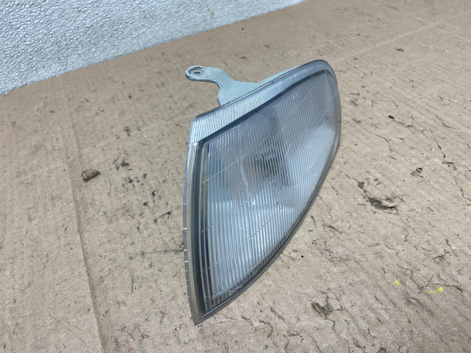 1992 to 1994 Toyota Camry Left Driver LH Side Turn Signal Oem W0971 DW2