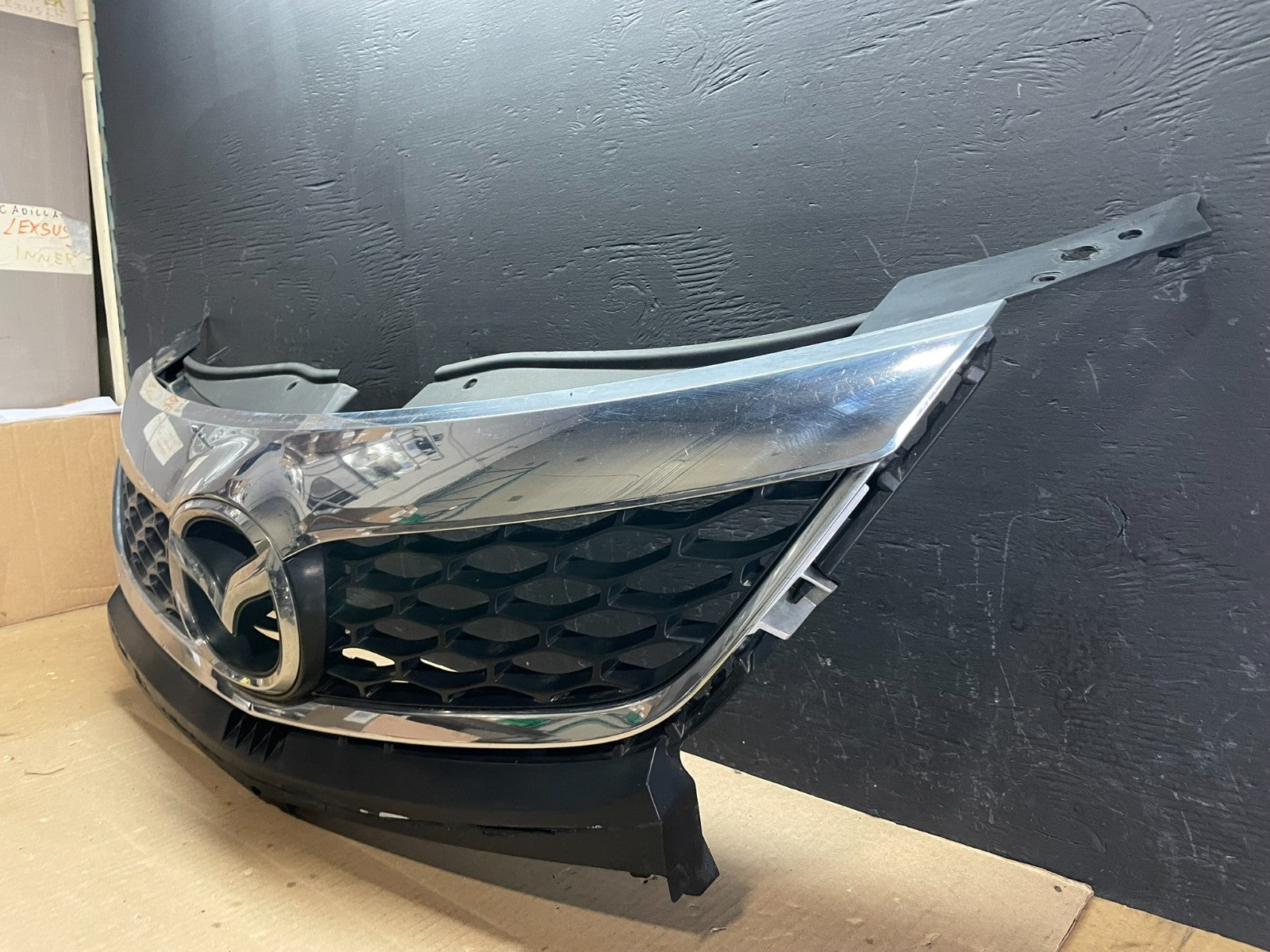 2010-2012 Mazda CX-9 Front Upper Grill Grille w/ Emblem OEM ab7624 DG1