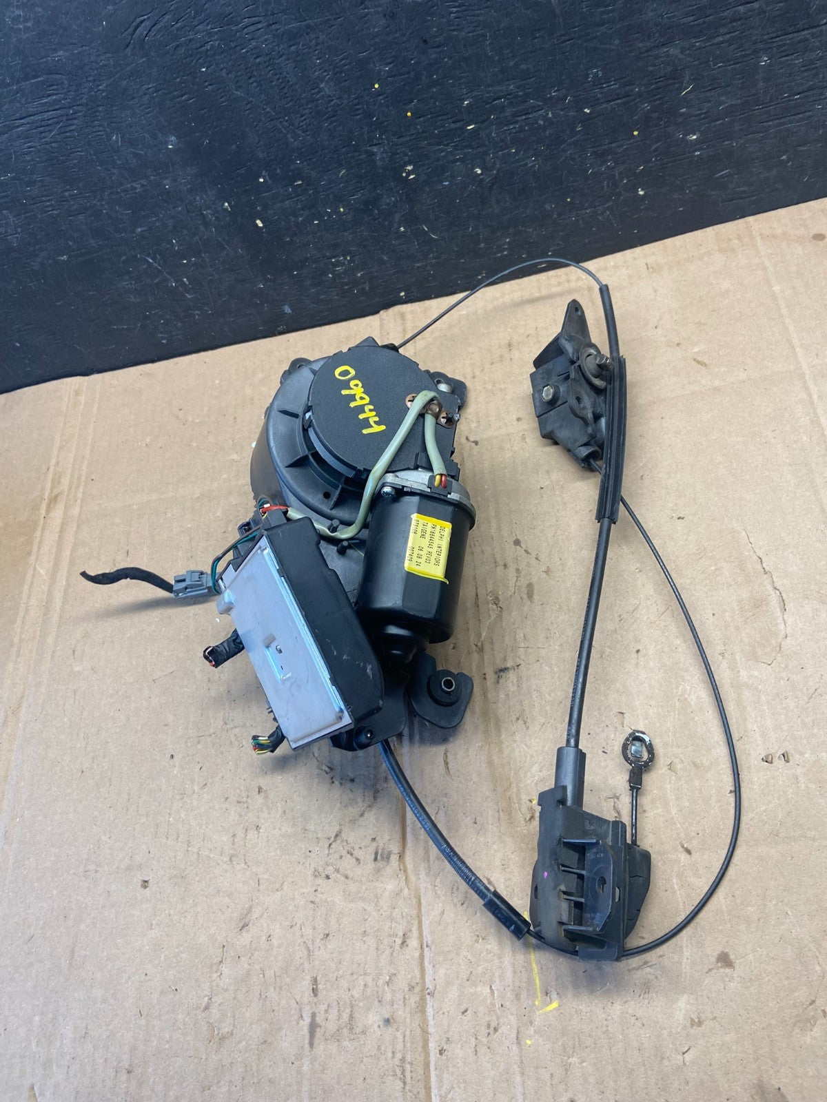 2007-2014 Kia Sedona Left Electric Power Sliding Door Motor Regulator o9944 DG4