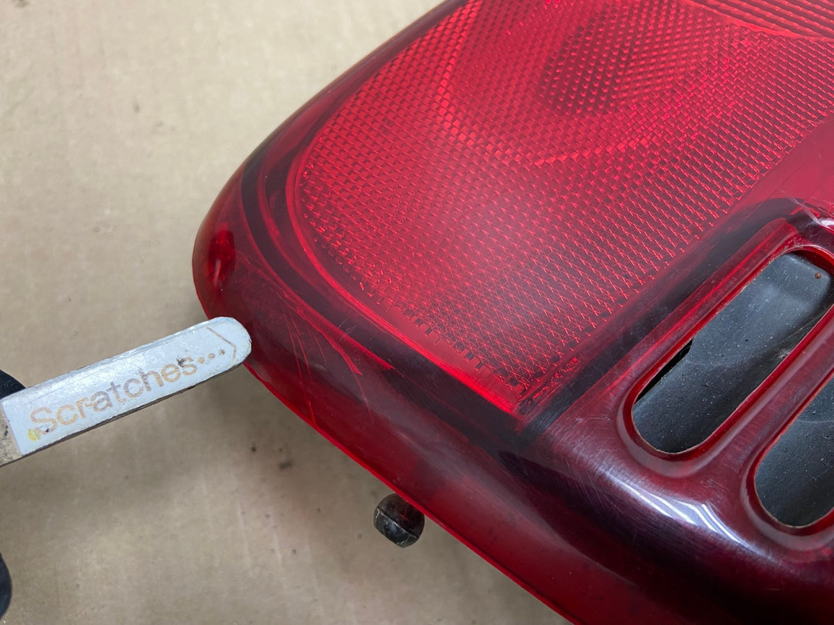 1999 - 2004 Jeep Grand Cherokee WJ Left Driver Lh Tail Light AH5698 LK3