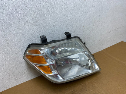 2008 to 2012 Nissan Pathfinder Halogen Headlight Right Passenger AE0566 DW2