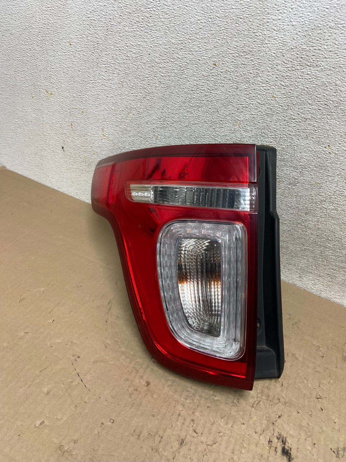 2011 2012 2013 2014 2015 Ford Explorer Left Driver LH Side Tail light AI2410 LK0