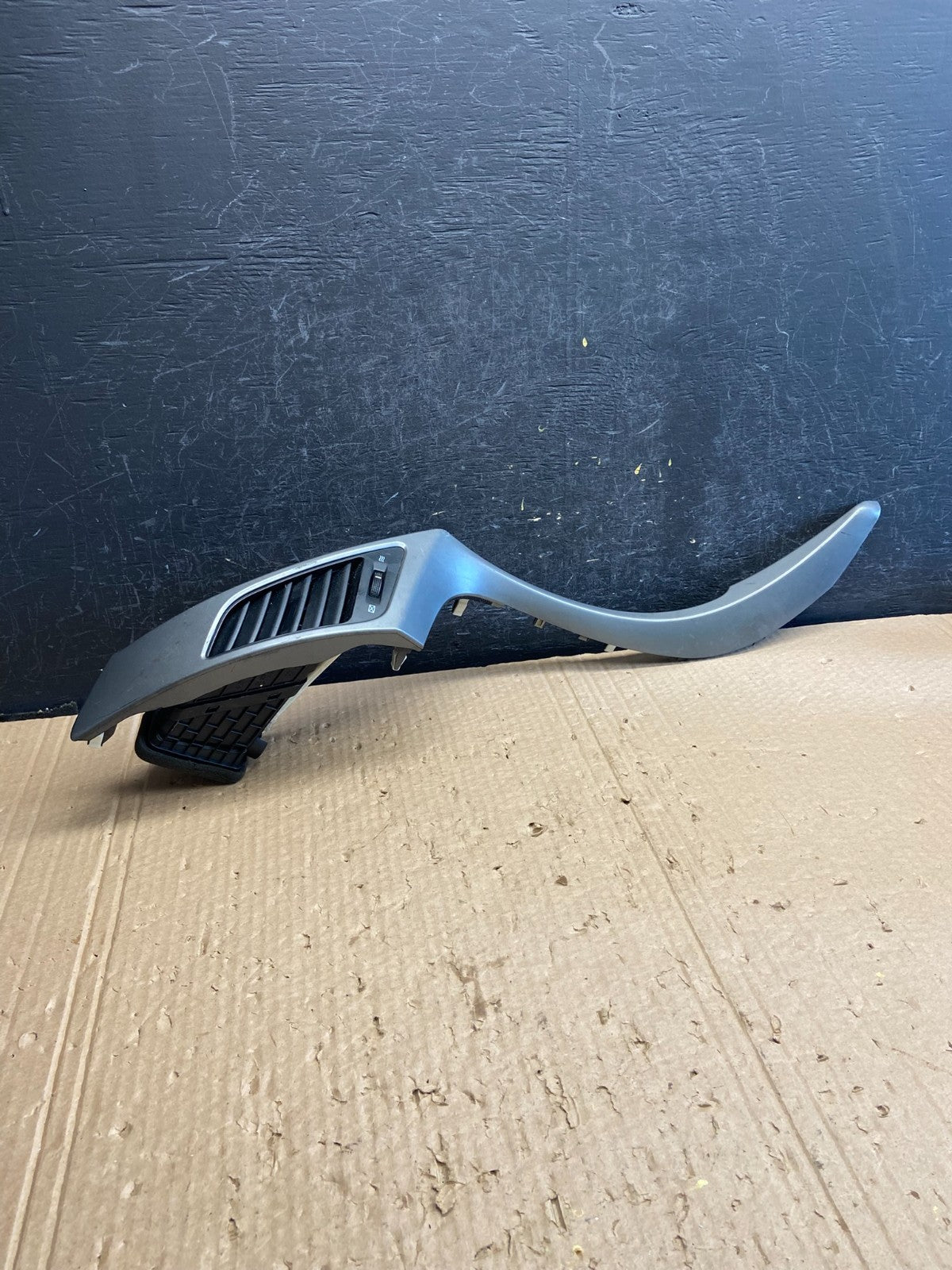 2013 to 2017 Hyundai Elantra GT Dashboard Left Air Vent AF6464 DW0
