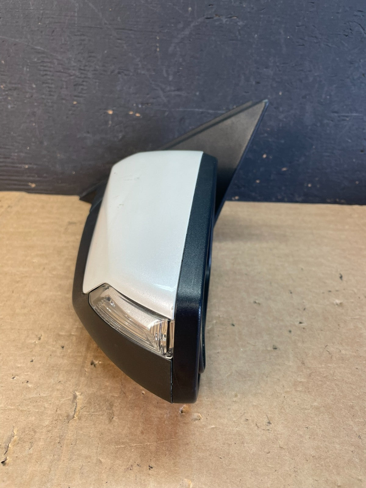 2016 to 2018 Chevrolet Malibu Left Driver LH Turn Signal Door Mirror AE8570 DW8