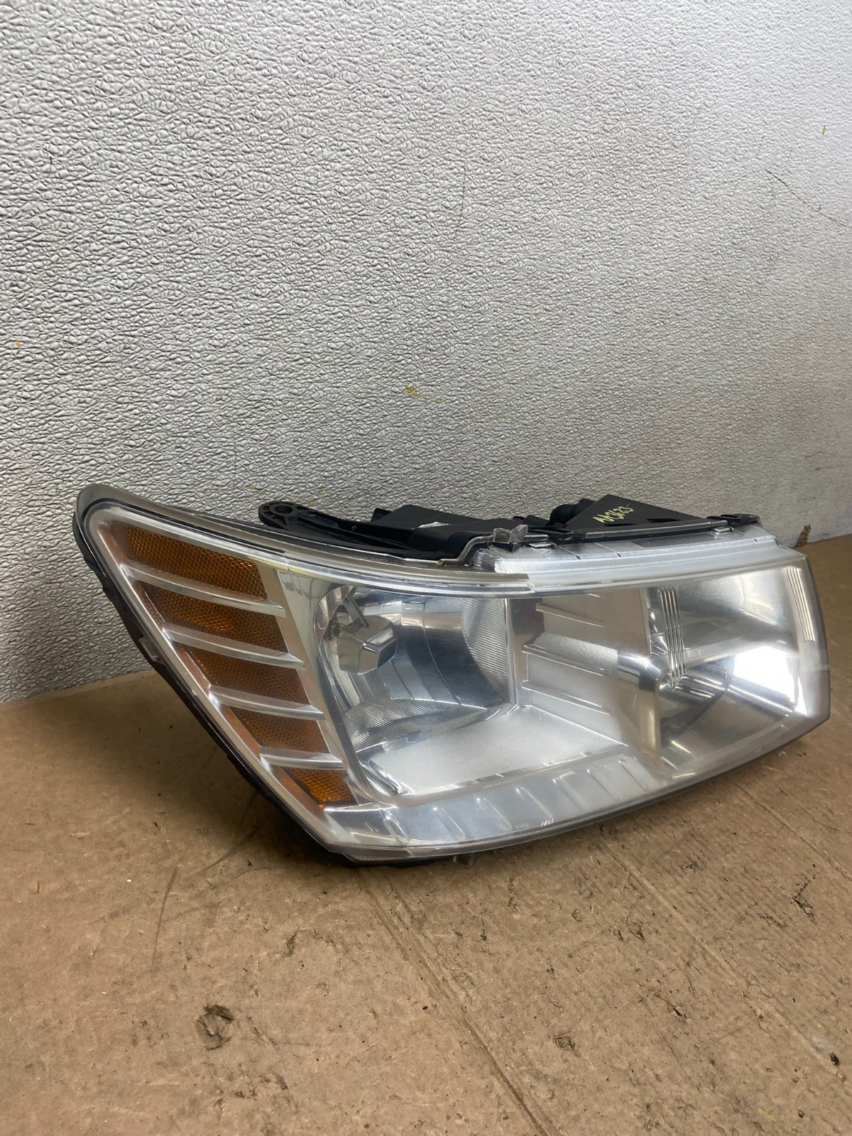 2009 to 2017 Dodge Journey Headlight Right Passenger Rh Halogen Oem AA3623 PS2