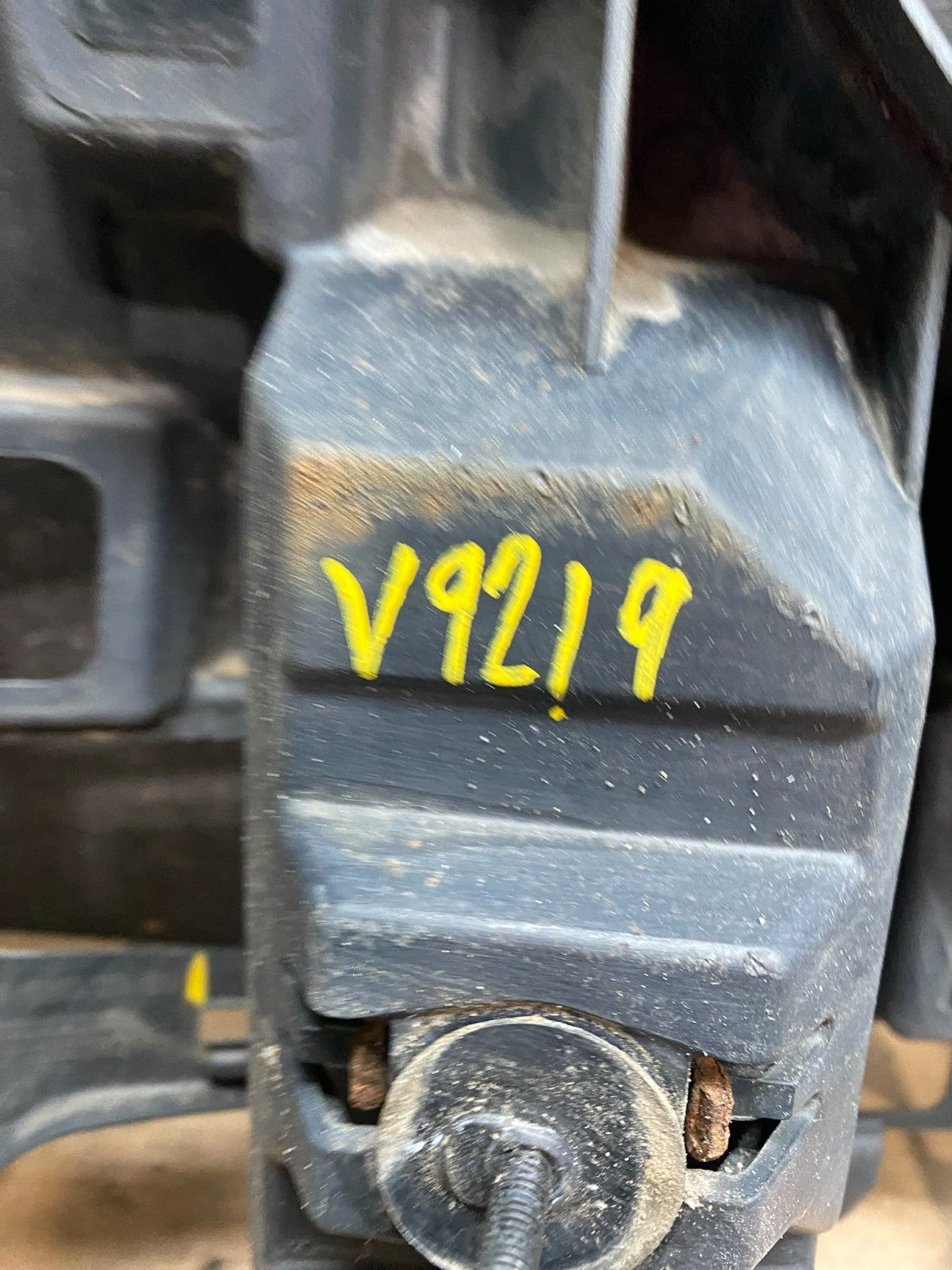 2006 - 2012 Mercedes GL X164 Rear Bumper Mounting Bracket v9219 DG8