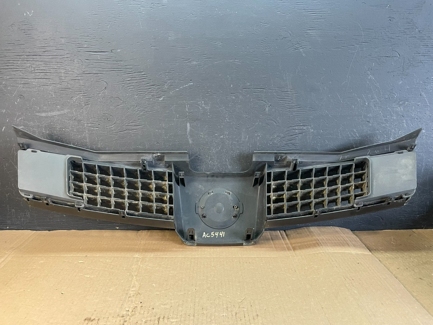 2004 to 2006 Nissan Quest Front Upper Grill Grille AC5441 DG3