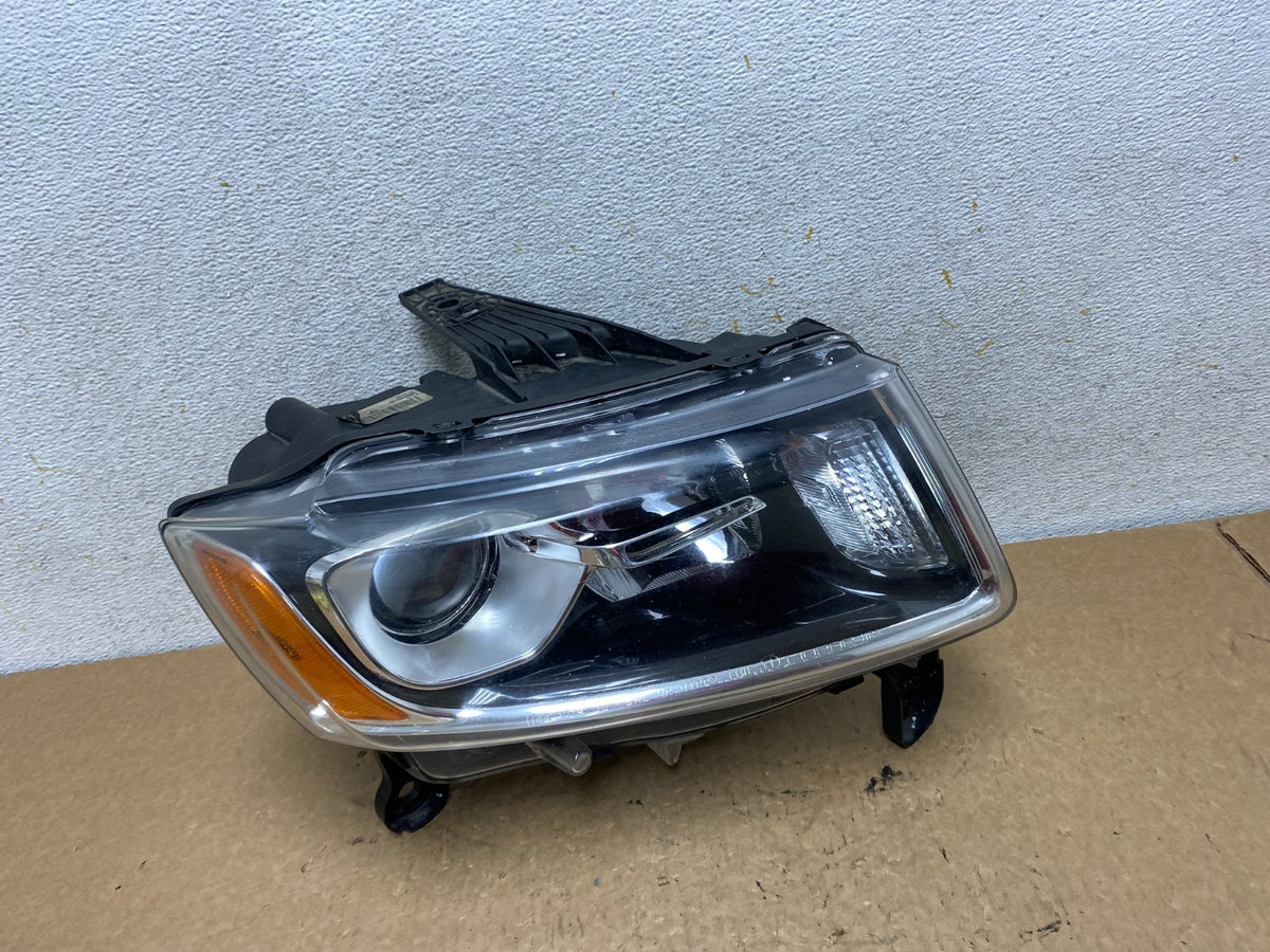 2014 - 2016 Jeep Grand Cherokee Halogen Right Passenger Side Headlight AI3639 DW0