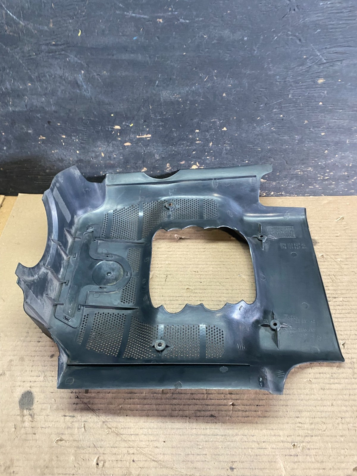 2001 to 2005 Volkswagen Passat 2.8 V6 Engine Motor Cover Oem s1287 DG7