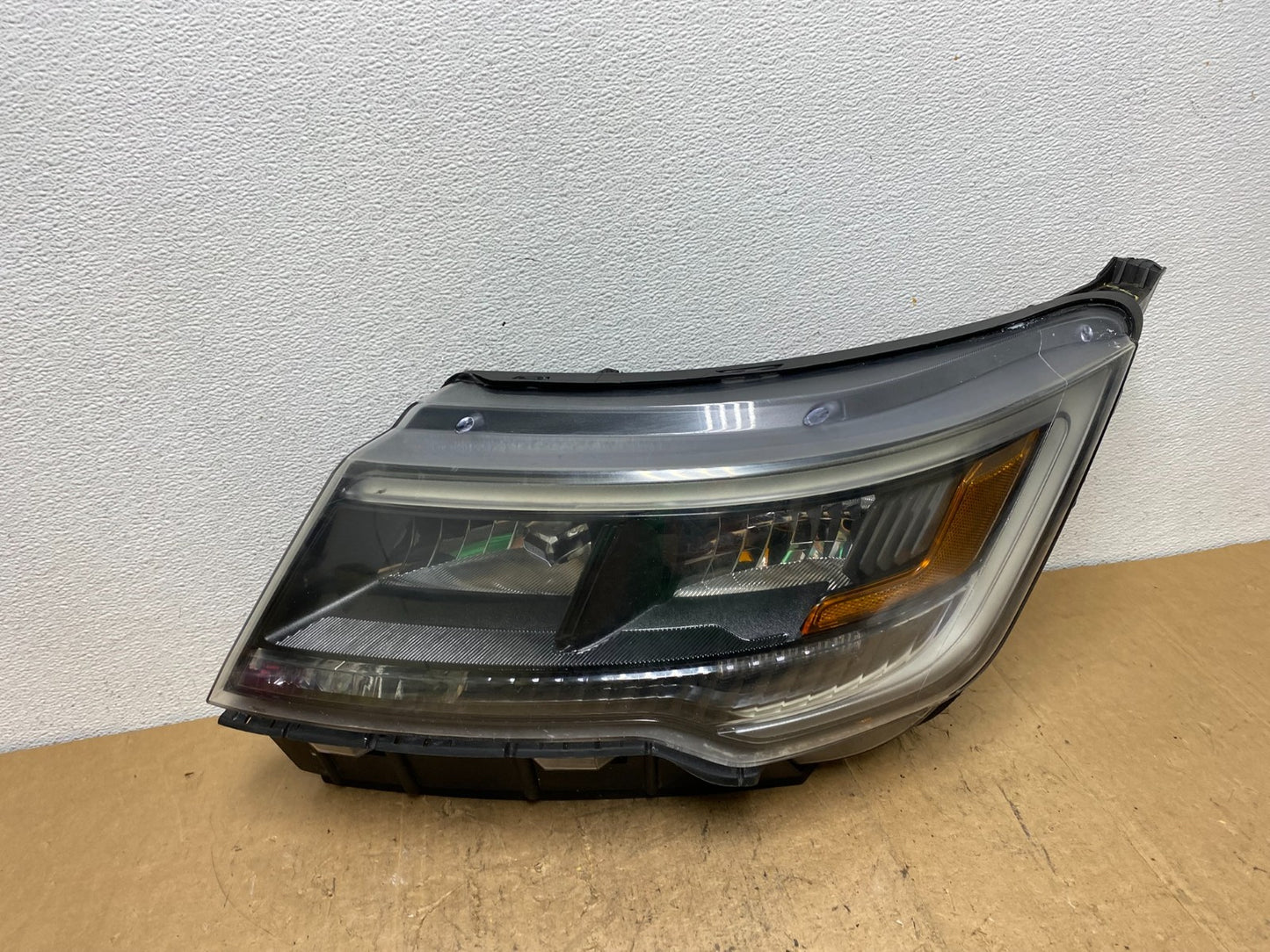 2016-2019 Ford Explorer Left Driver Lh Led Headlight AD0706 DW0