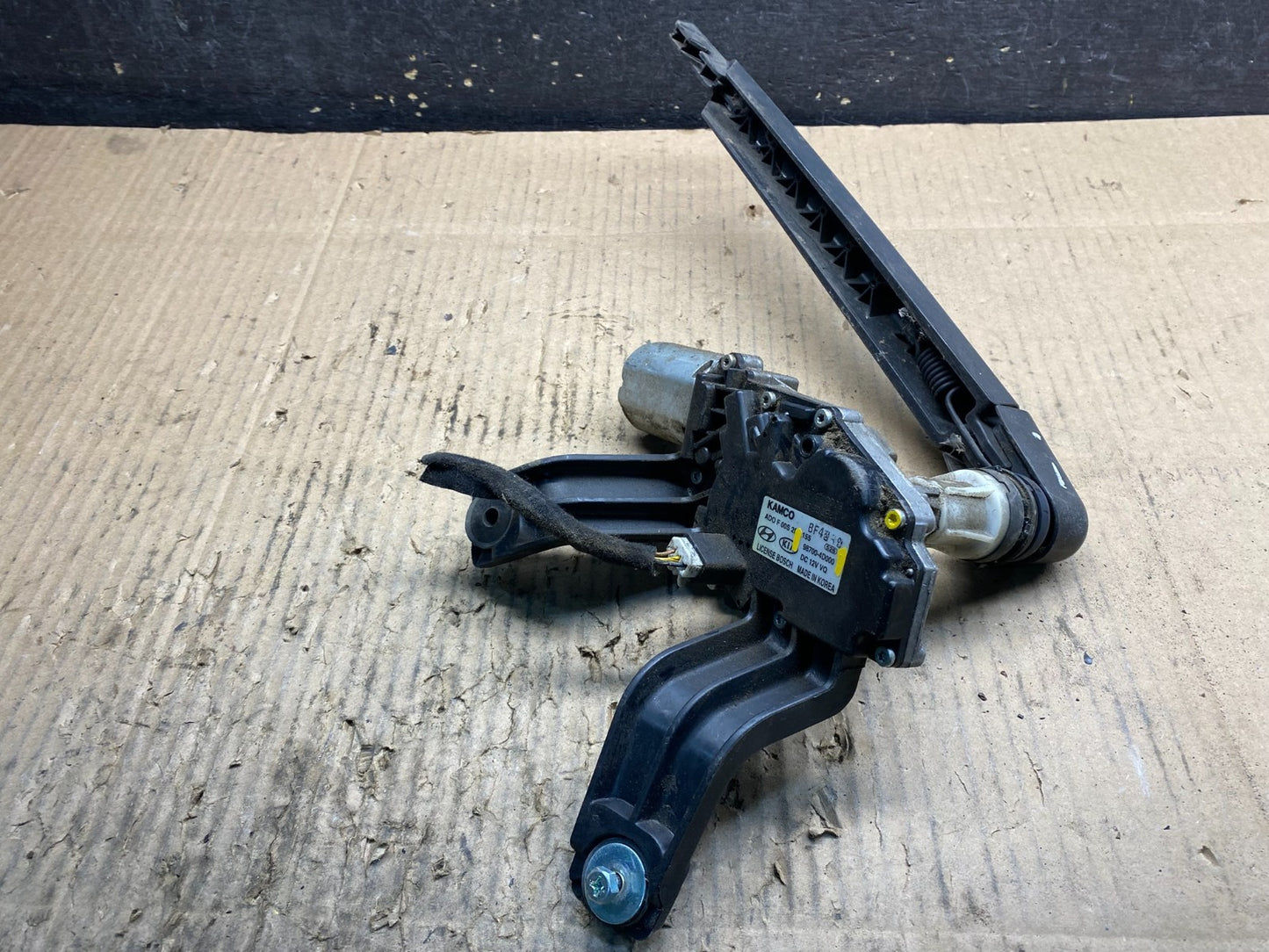2006-2014 Kia Sedona Entourage Rear Glass Windshield Wiper Motor Y1377 DG3