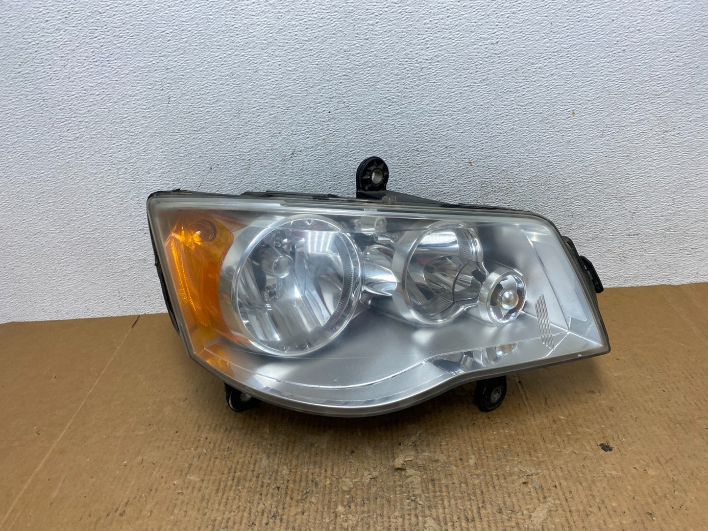 2011 to 2016 Chrysler Town and Country Right Passenger Headlight AE2788 DW0