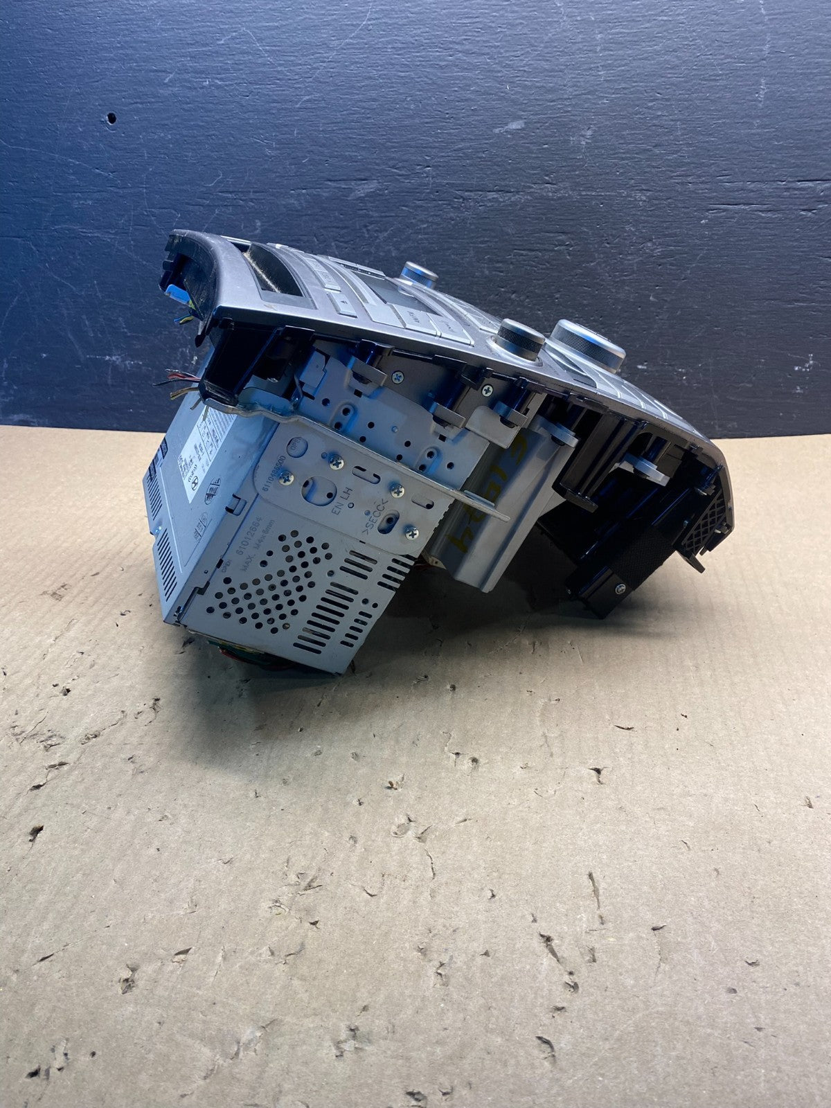 2007 to 2012 Hyundai Veracruz Auto Climate Temp Control Radio Bezel OE ac8936 DG2