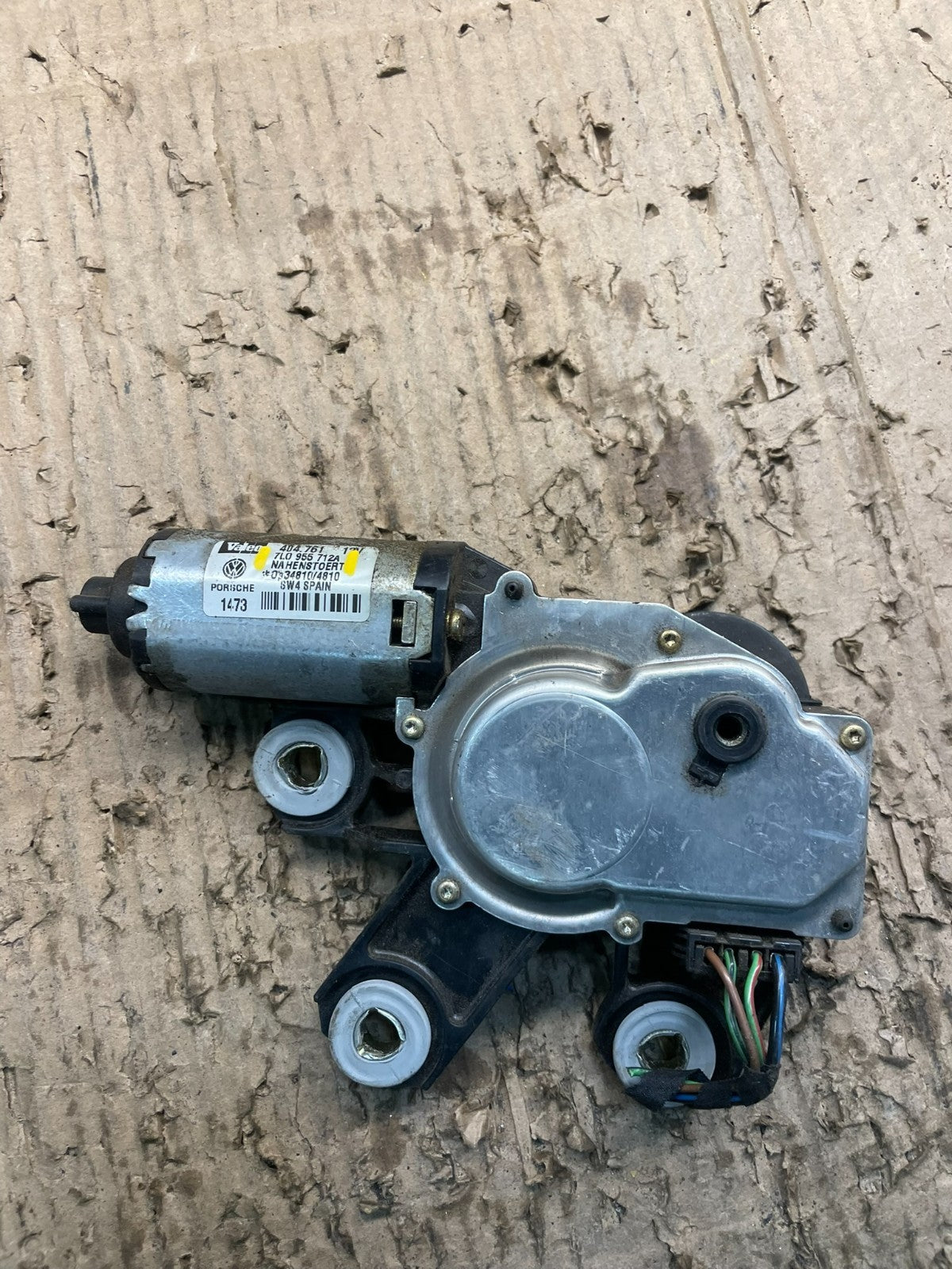 2004 to 2007 Volkswagen Touareg Rear Windshield Wiper Motor OEM x4006 DG5