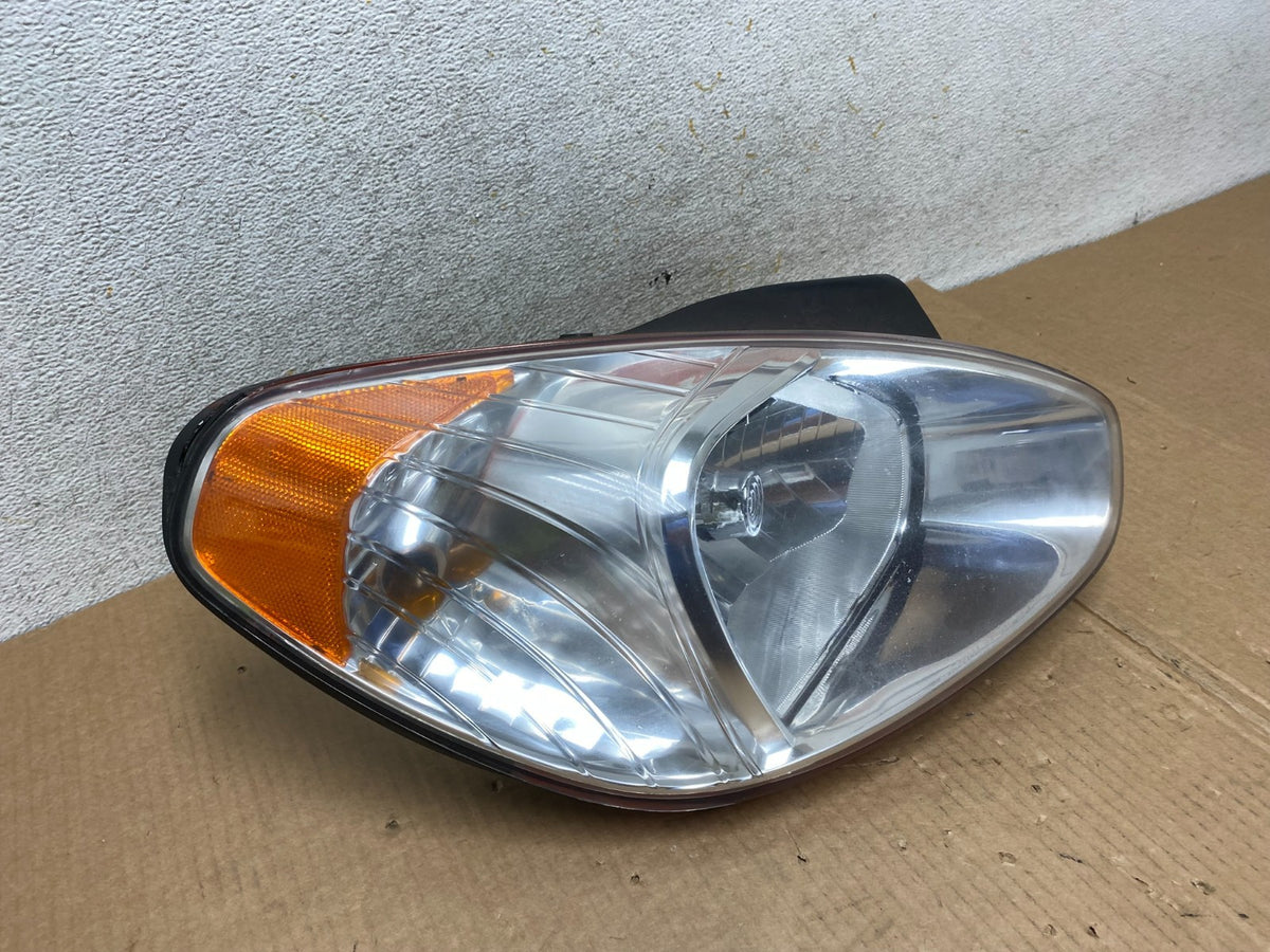 2006 to 2011 Hyundai Accent Sedan Right Passenger Halogen Headlight AI4470 DW2