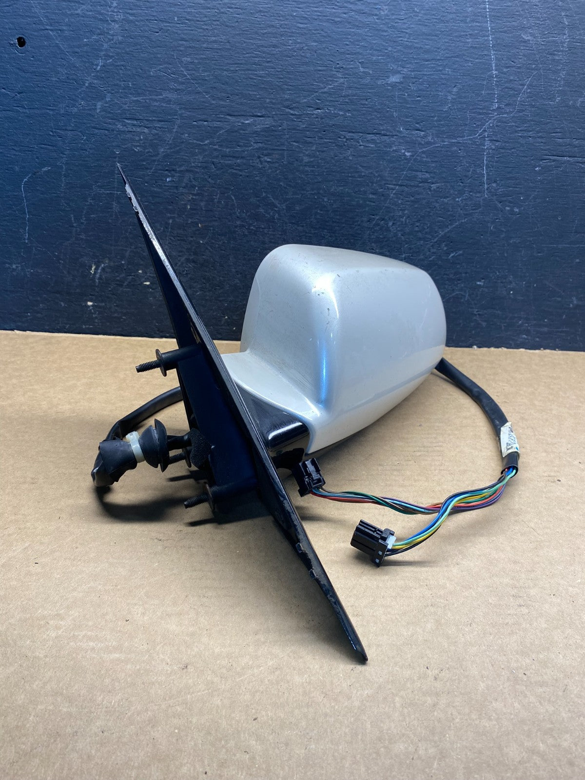 2005 to 2011 Cadillac STS Left Driver LH View Door Mirror AD9861 DW1