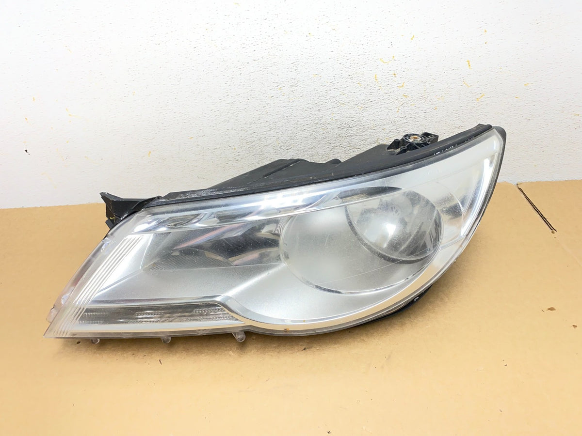 2009 to 2011 Volkswagen Tiguan Left Driver LH Halogen Headlight AI2600 DW0