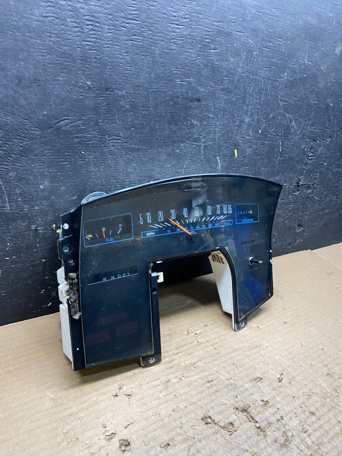 1988 Oldsmobile Cutlass Calais Speedometer Cluster Gauge OEM S6185 DG2