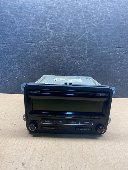2015 to 2017 Volkswagen Passat Jetta Radio CD Player AM/FM Media AG5985 DG0