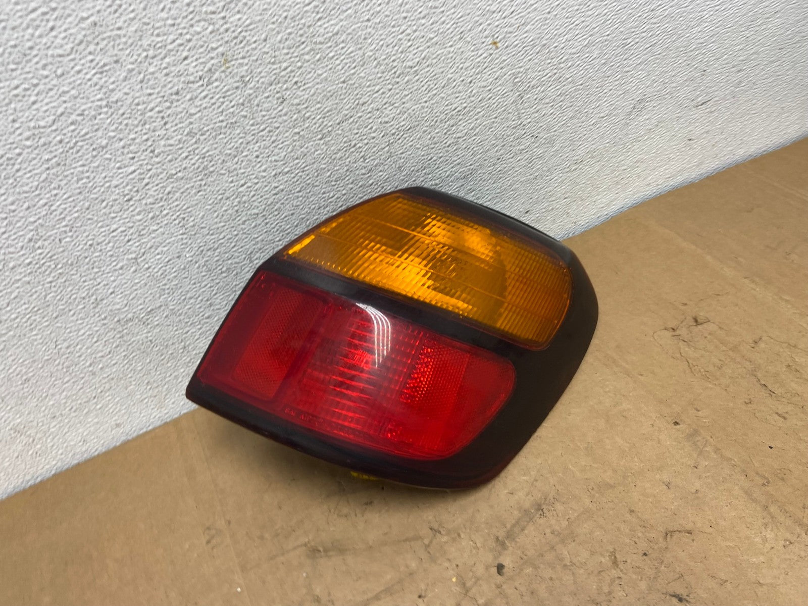 2001 to 2004 Subaru Legacy Outback Right Passenger Rh Tail Light AD1284 LK2