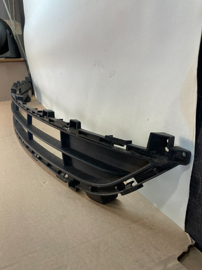 2015 to 2018 Kia Sedona Front Lower Grill Grille AG1012 DG1